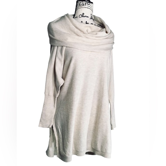 Between Me & You - Oversized Cowl Neck Sweater - S - Picture 3 of 16